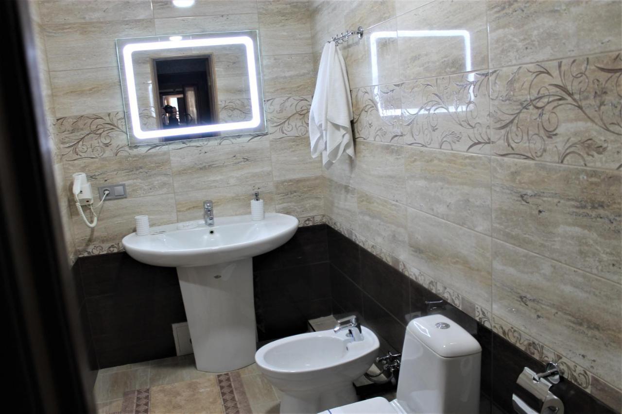 ホテルЛаториця Suskovo エクステリア 写真